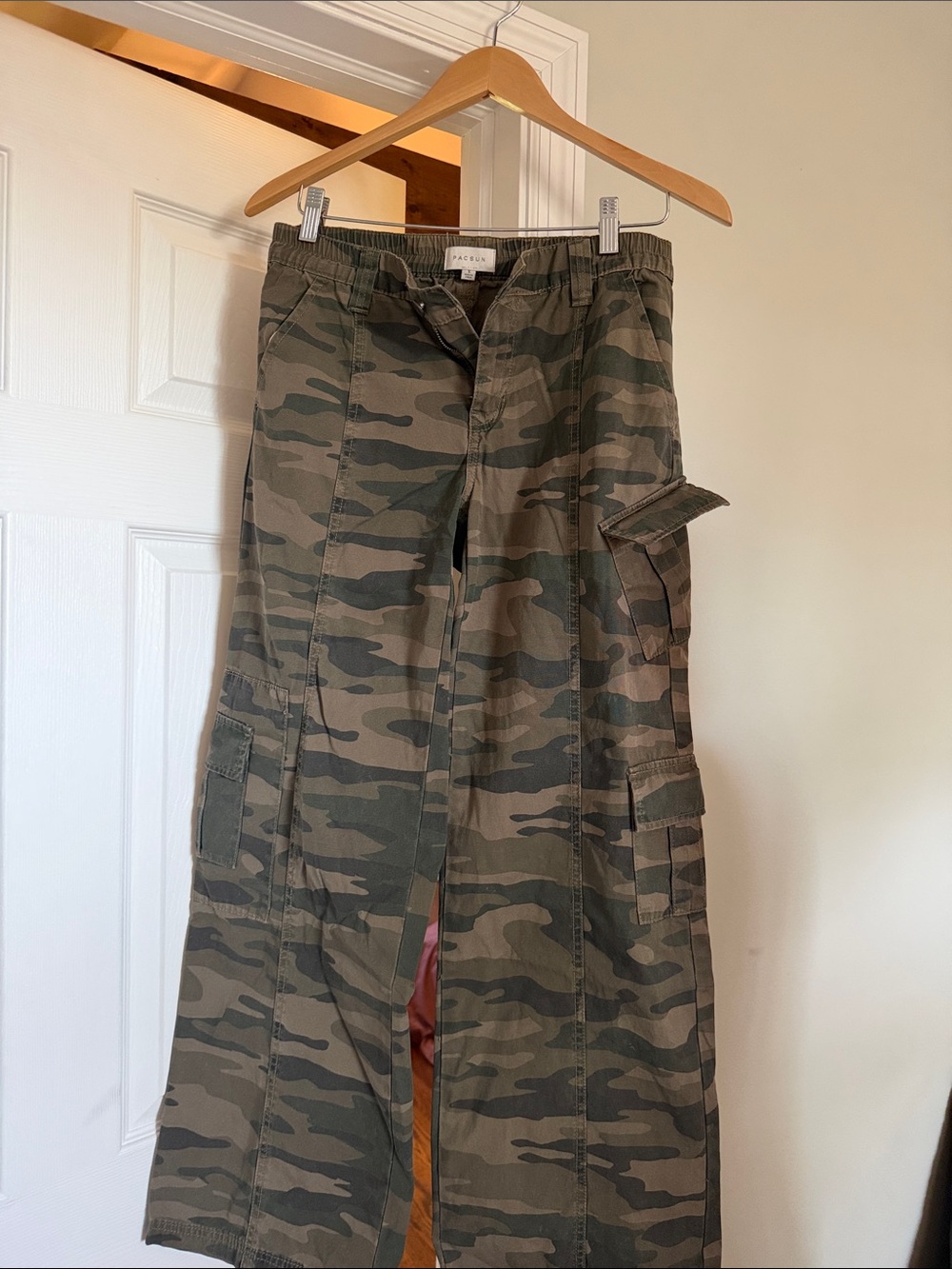 PacSun Women’s Camo Cargo Pants in Olive and Dark Green
